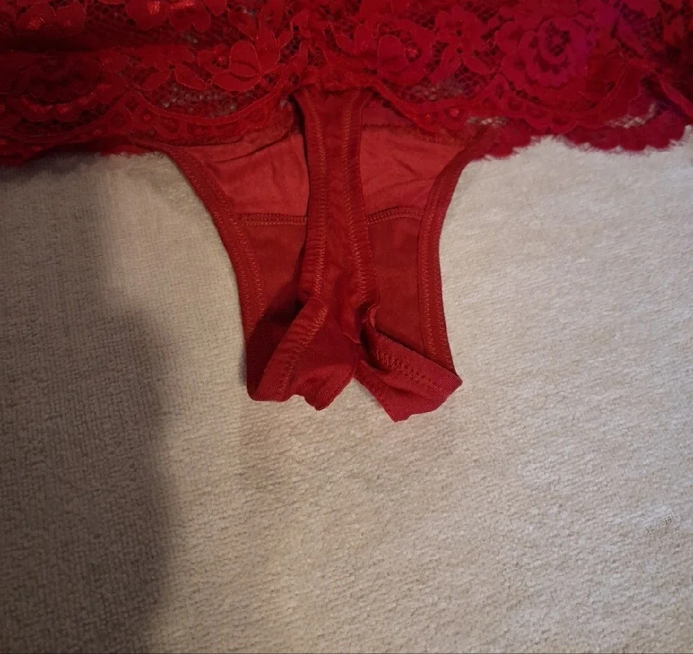 Cacique fushia lace